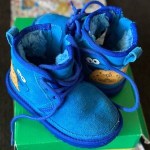 T UGG X Cookie Monster Neumel II Size 9
